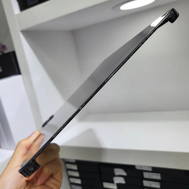 Real carbon fibre flat protective cover for Apple iPad Pro 11 in a choice of matte or forged finishes.