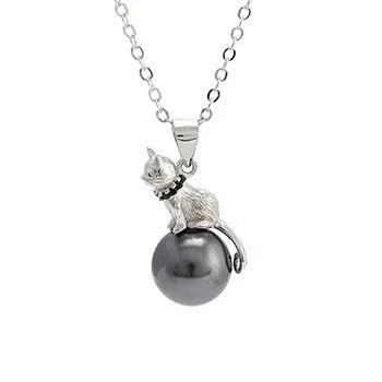 925 sterling silver cat pendant necklace with elegant feline design on clavicle-length chain