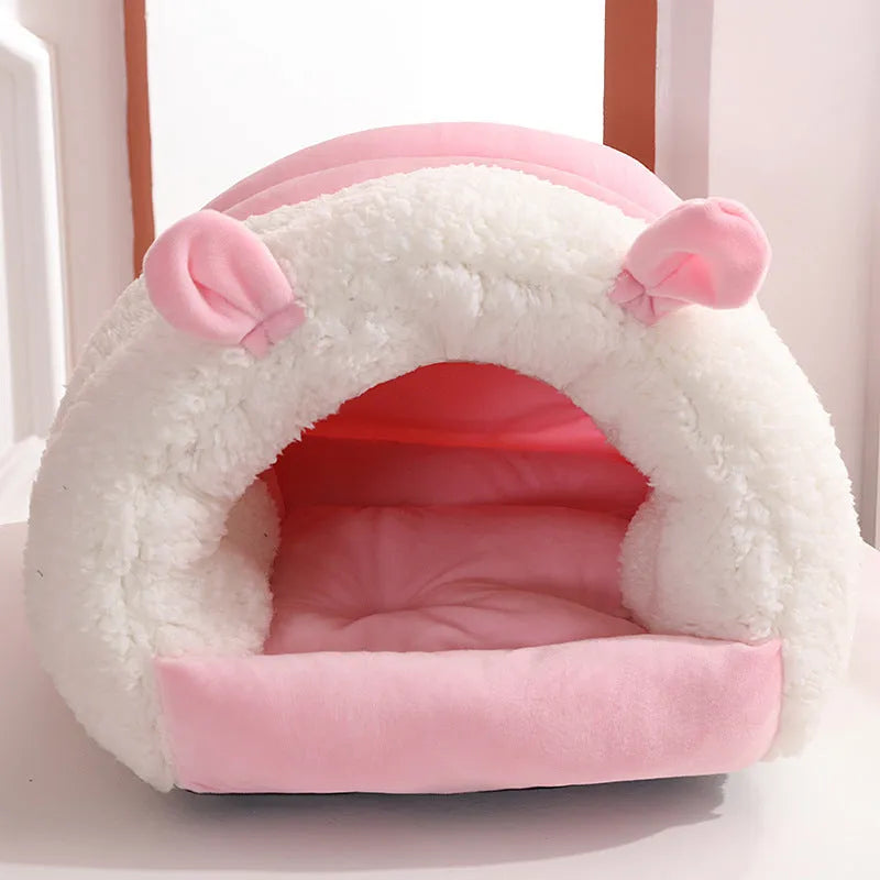 Closed cat nest with fleece lining in blue, pink, or purple, shown in M and S sizes.