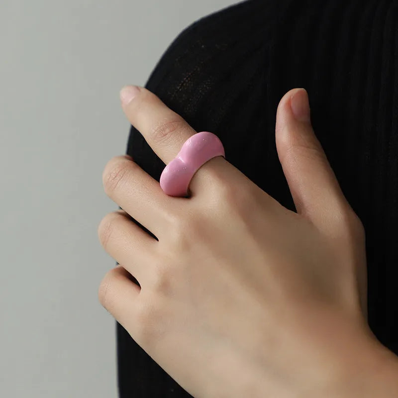Original design three-dimensional heart-shaped enamel ring in zinc alloy.