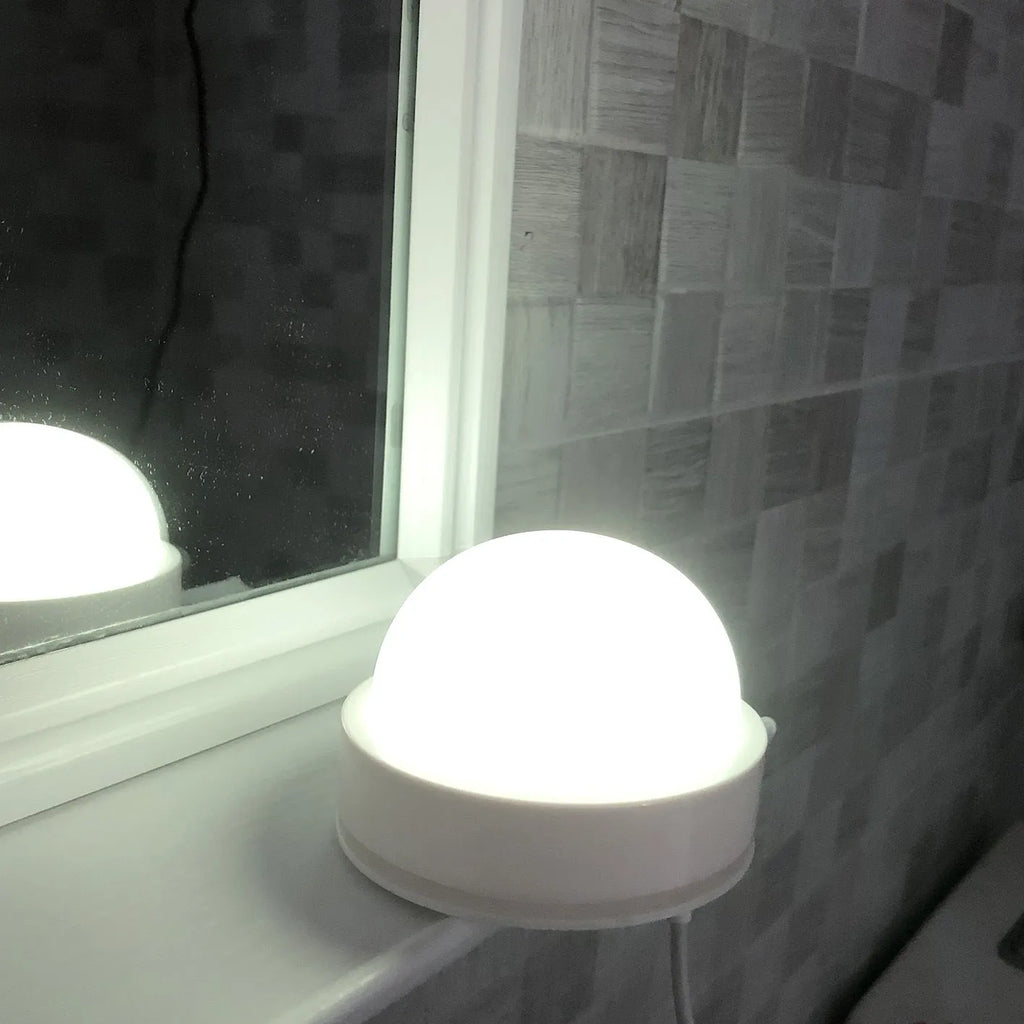 Colourful 3D shooting night light with remote control and touch operation on USB power