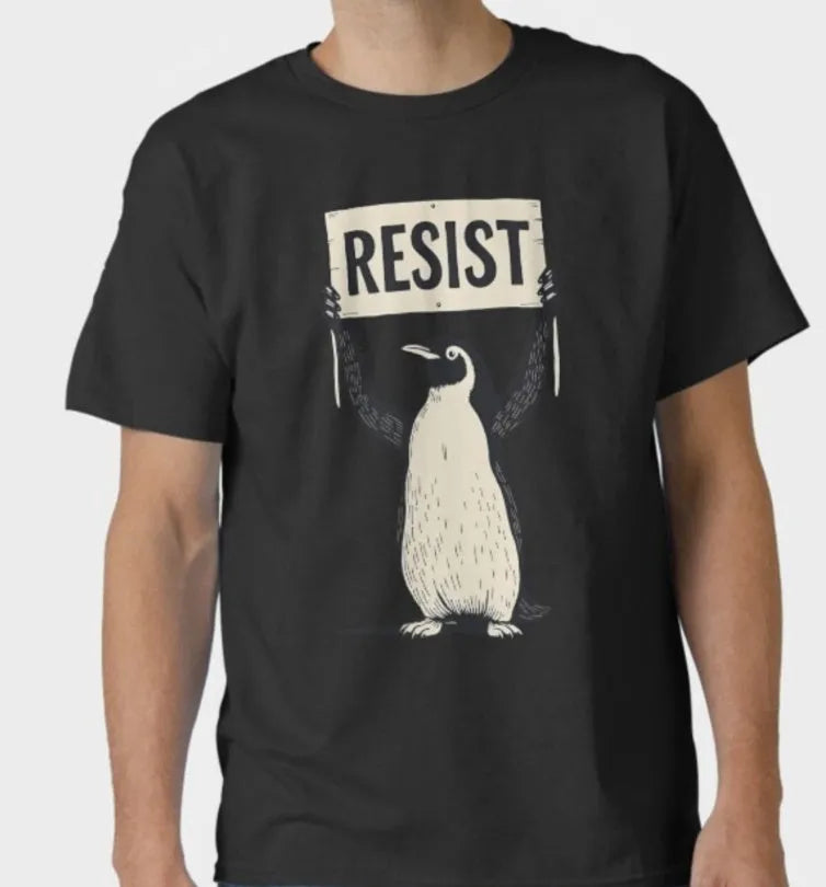 Straight-cut cotton summer T-shirt in black, green, or white with a round neck and short sleeves.