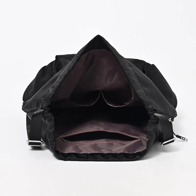 Solid colour leisure travel backpack in Oxford cloth with curved shoulder strap, capacity below 20L