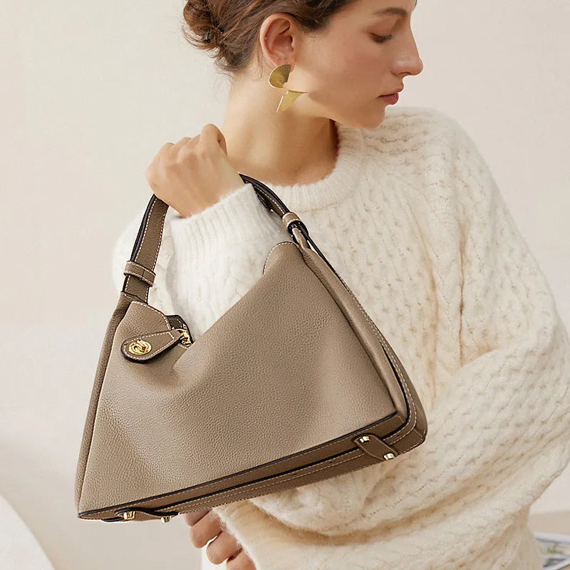 Genuine leather retro cross body shoulder bag for women with zipper and internal pockets