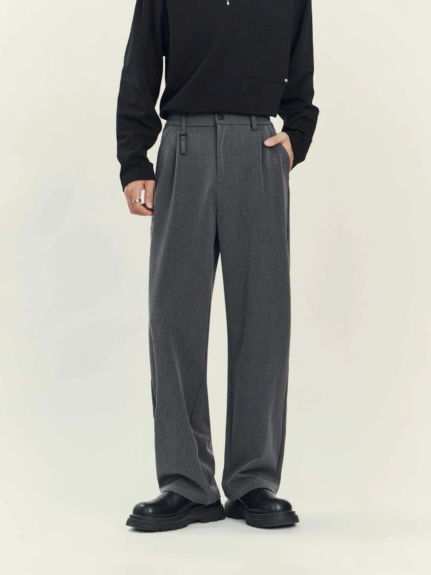 Business casual draping suit pants in straight leg fit with polyester blend fabric