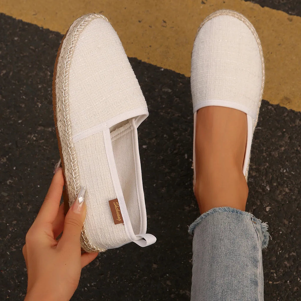Casual rope-bottom fisherman shoes in canvas with flat heel and round toe