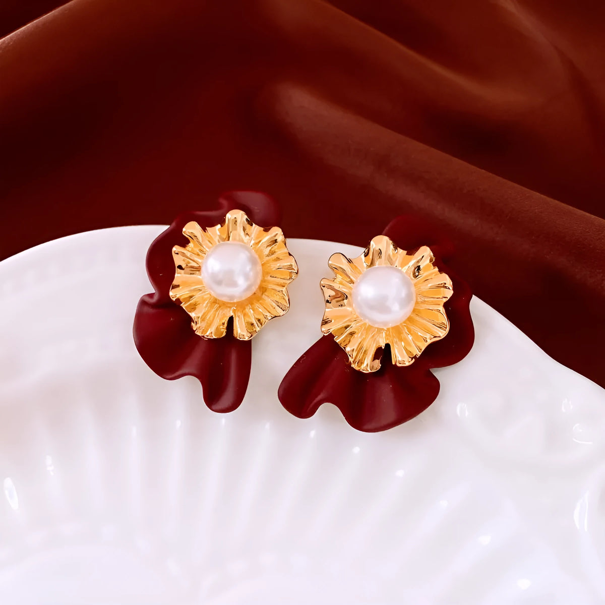 Gold electroplated silver needle pearl flower earrings in Gold Red imitation pearl geometric Chinese style