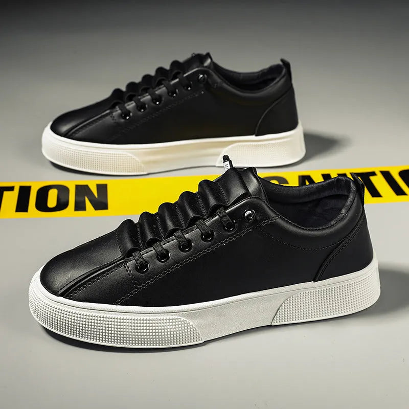 Men's black and white low-top mesh sports shoes with synthetic leather uppers and PVC soles