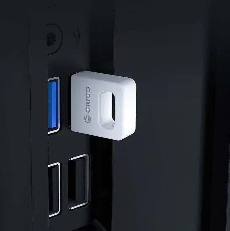 BTA-409 USB Bluetooth adapter in black and white with CSR 8510 chip for wireless connectivity