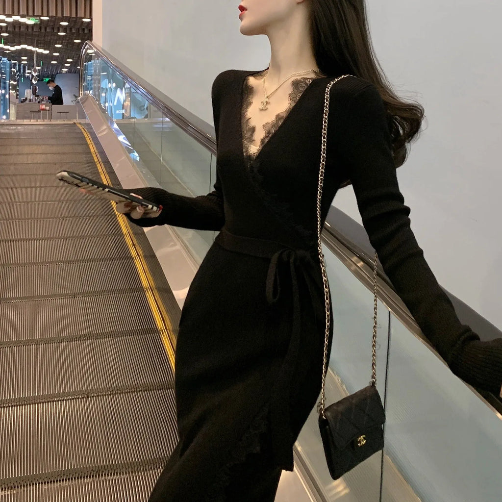 Women's black slim-fit polyester skirt with a princess dress cut