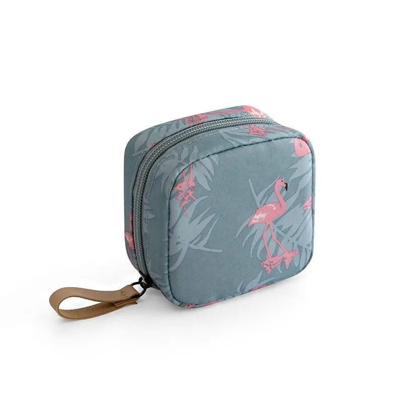 Cube-shaped cotton makeup storage bag in blue, pink, white, and white-pink colour options.