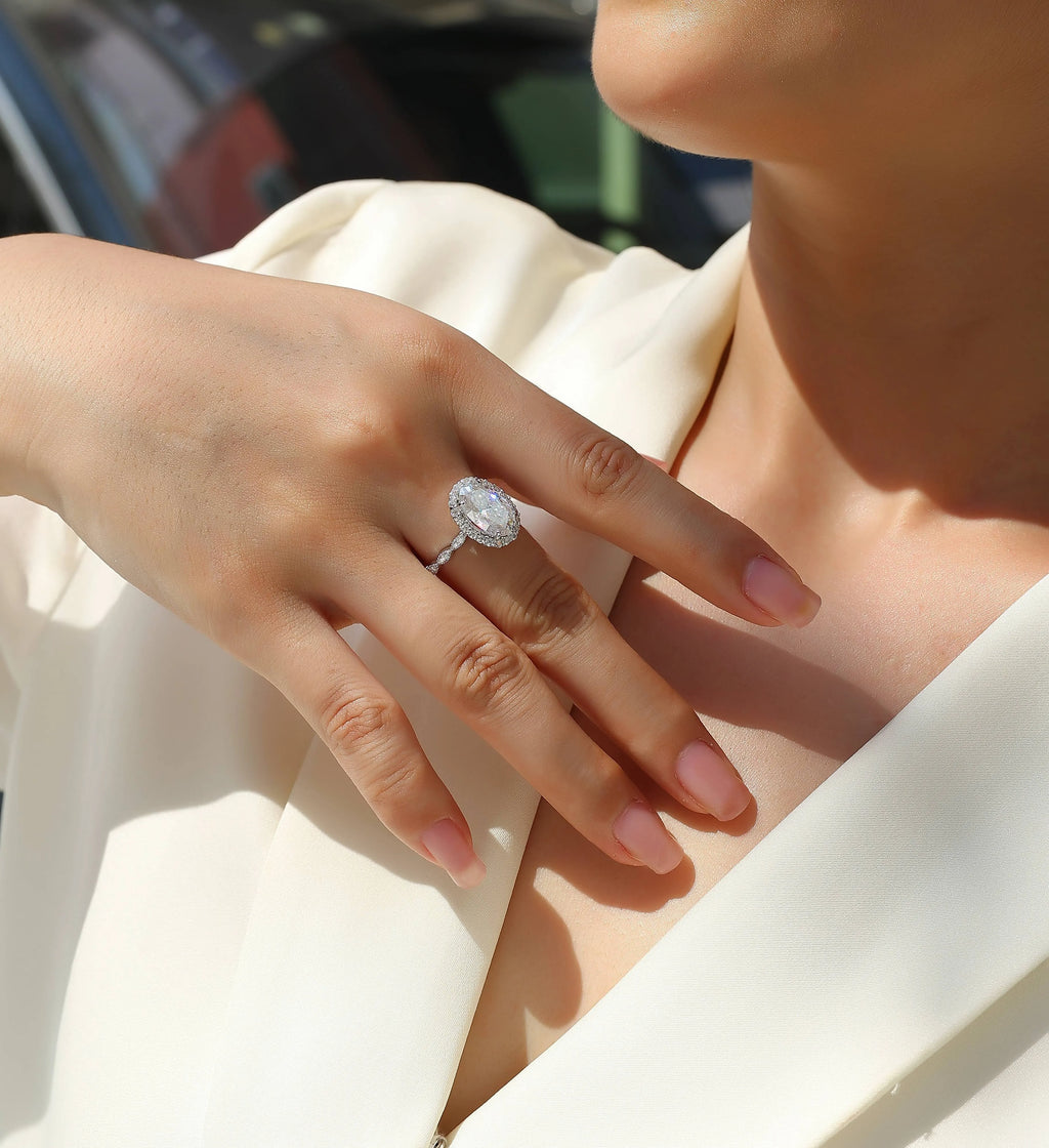 Moonlight Pupil egg-shaped moissanite wedding ring set on platinum-plated S925 silver band with gift box and GRA certificate