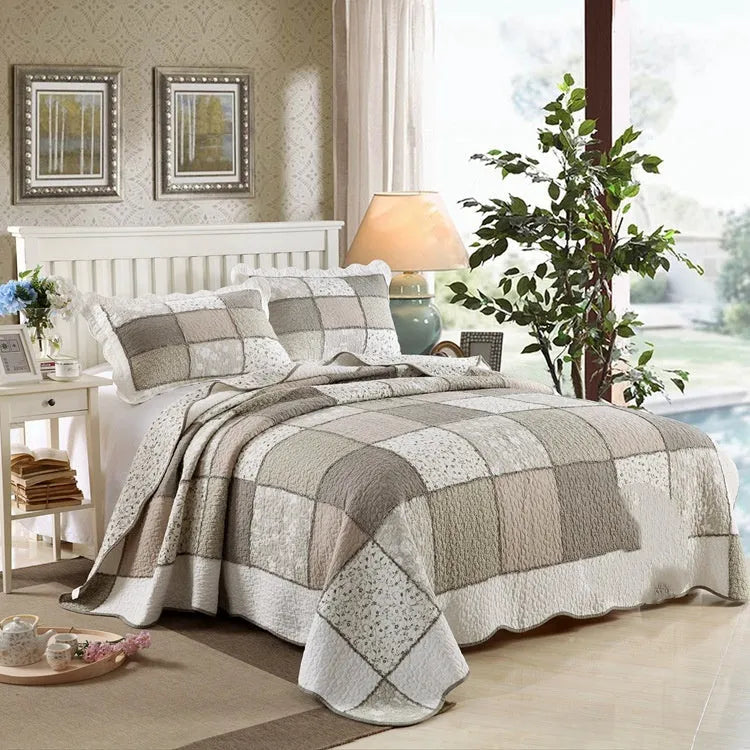 Cotton quilted bedspread three-piece set with pillowcases in Korean bedspread style