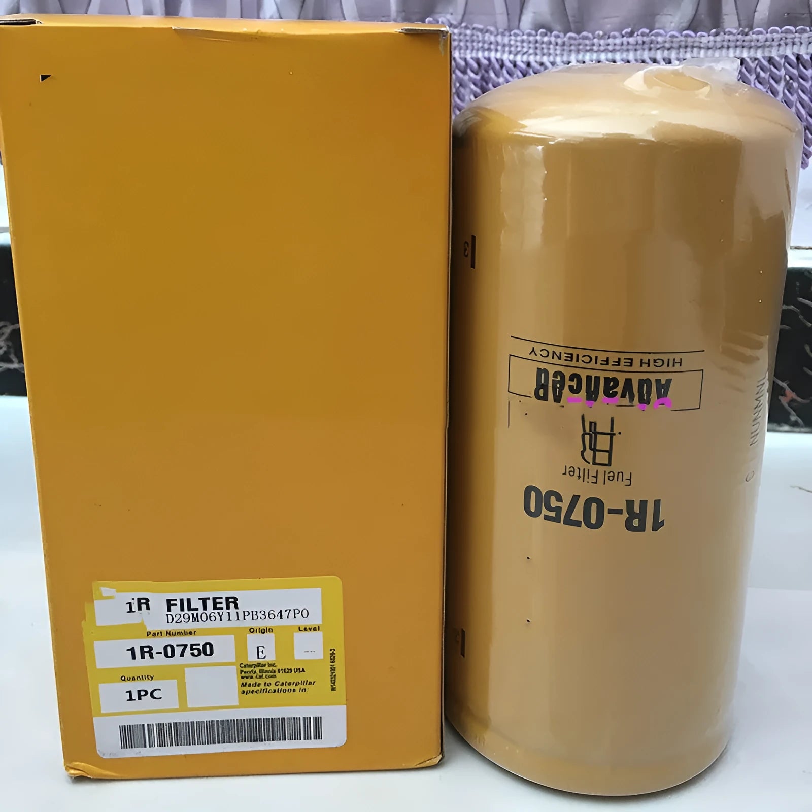 1R-0750 fuel filter element with filter paper construction for diesel fuel systems