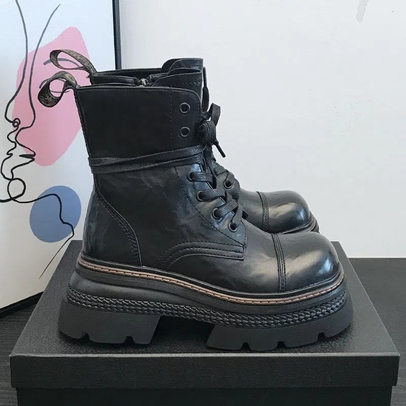 Women's black or brown ankle boots with 3-5 cm chunky mid heel, side zipper, waterproof platform, round toe, and rubber sole.
