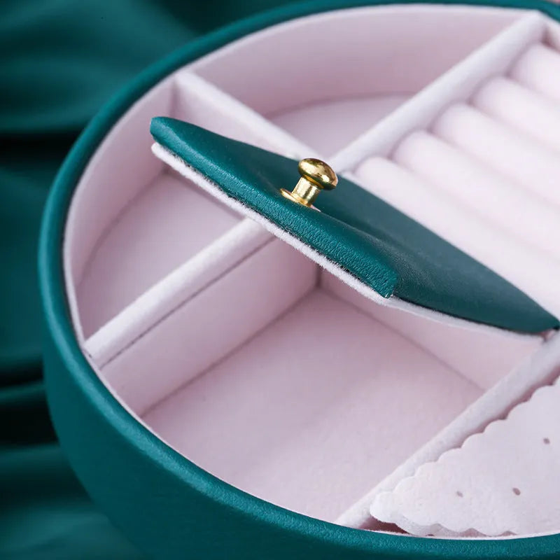 Large capacity multi-layer retro round jewelry box in leather in palace style green colour