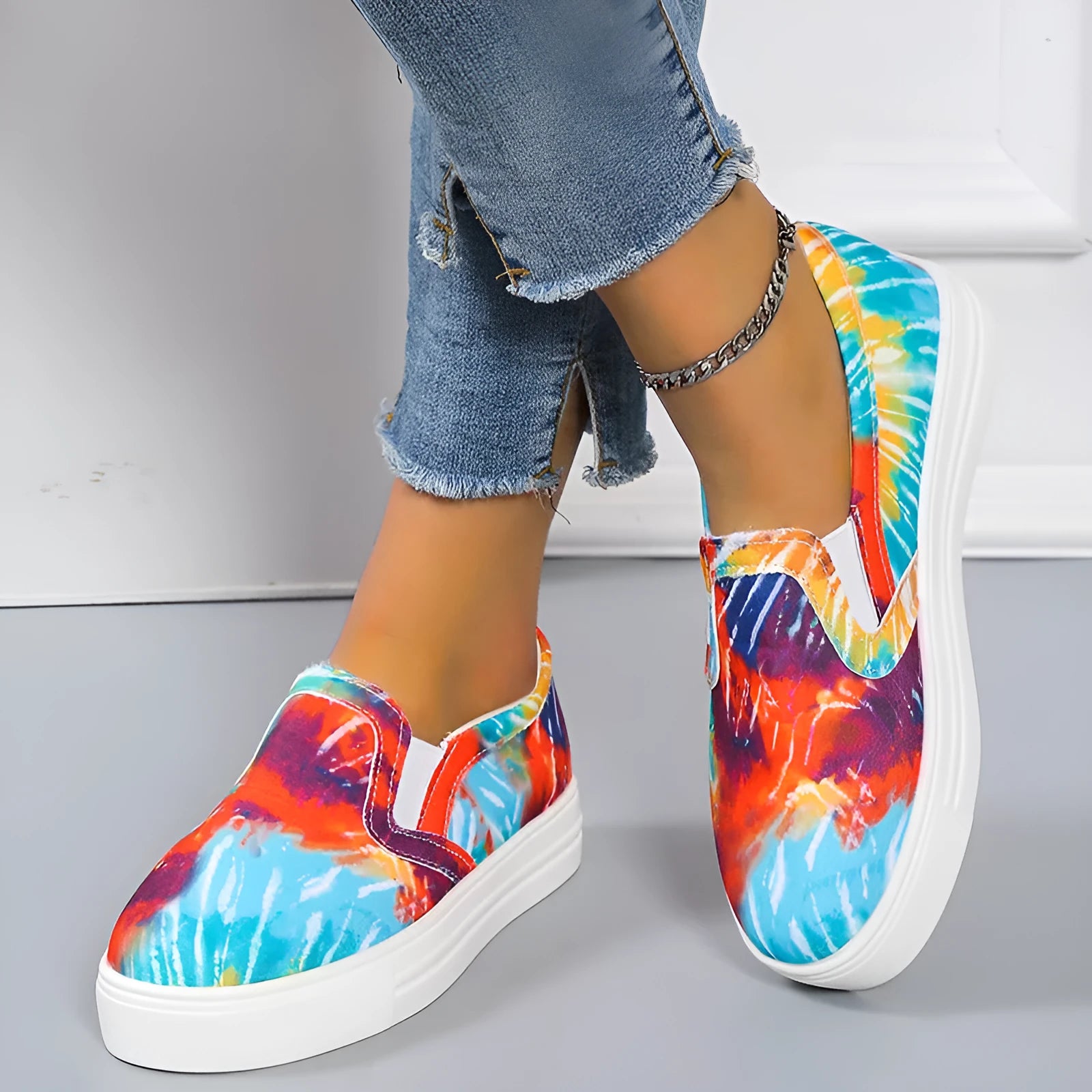 Women's casual canvas shoes in multiple colours with flat rubber soles