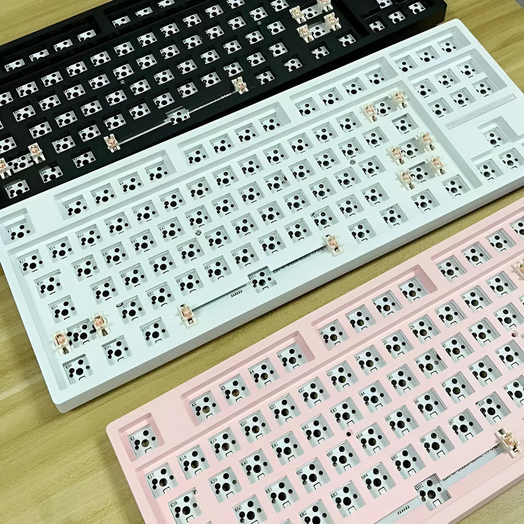 Hot Plug Seat The Third Mock Examination DIY mechanical keyboard kit with plastic housing and included tools.