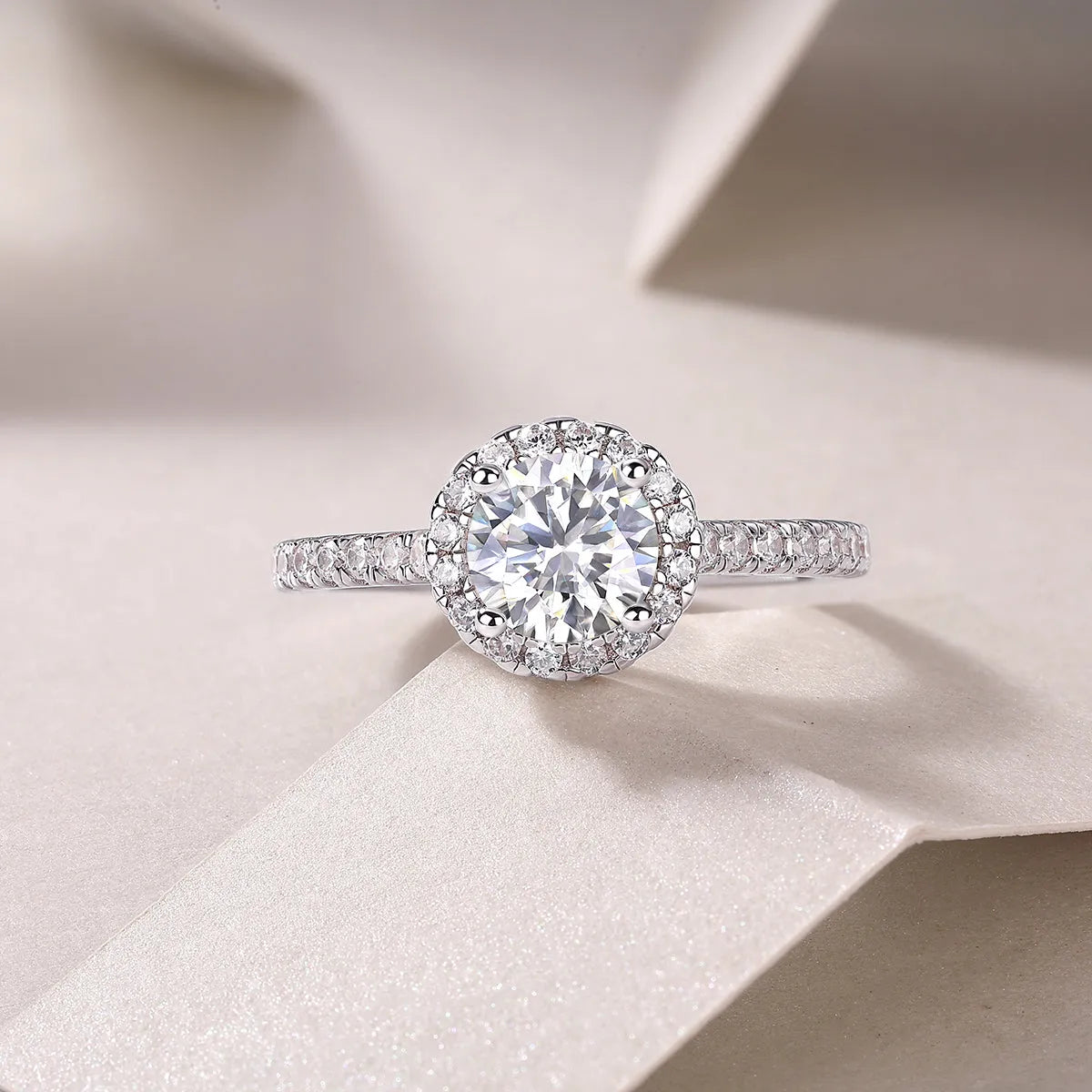 1-carat moissanite wedding ring set in platinum-plated S925 silver with gift box