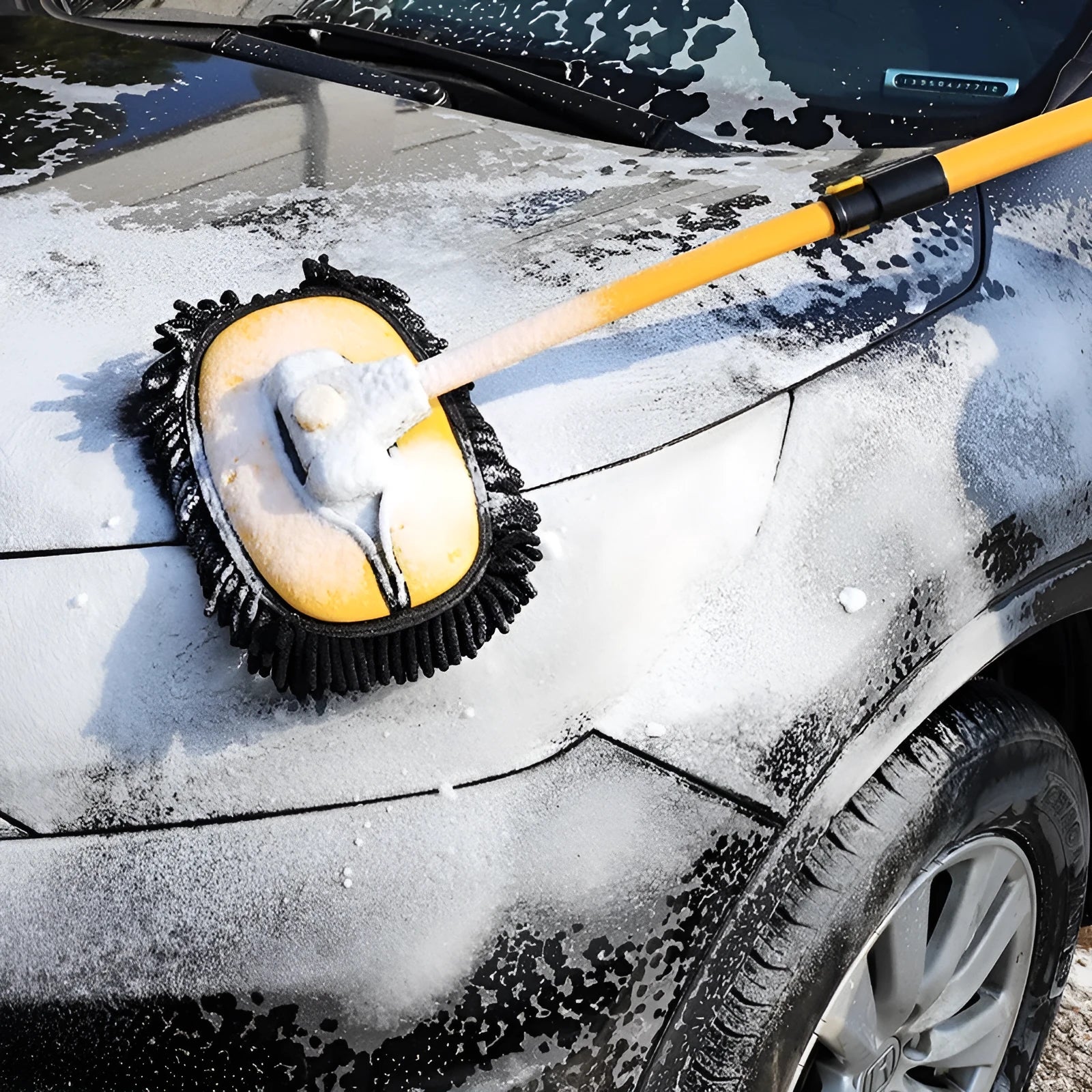 Telescopic curved aluminium car cleaning brush with chenille head in yellow and blue colour options