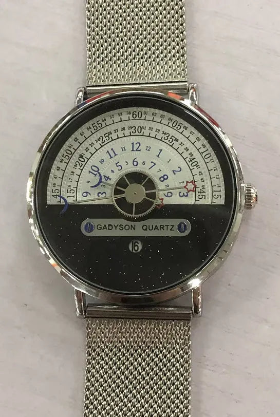Men's gold and silver 40mm waterproof quartz watch with round dial and sports styling