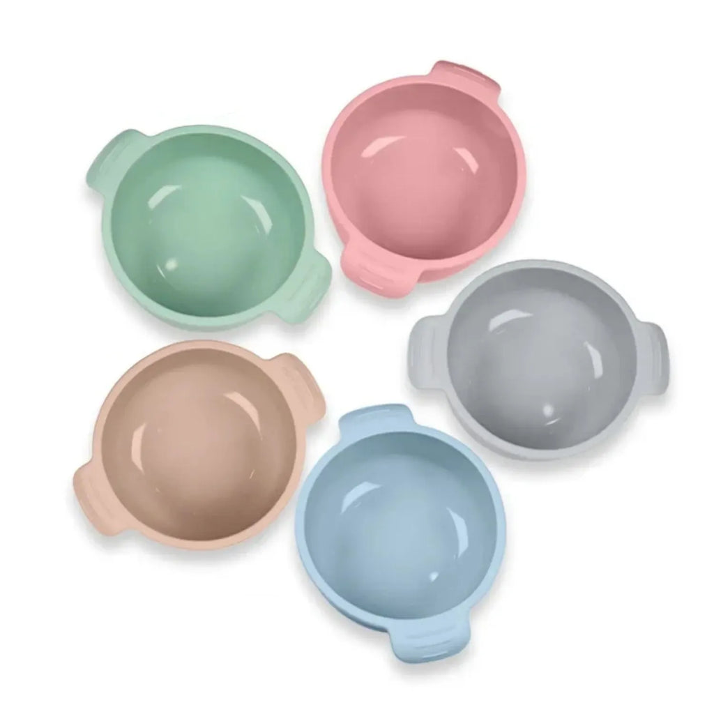 Silicone pet bowl with suction cup base in blue colour for dogs and cats