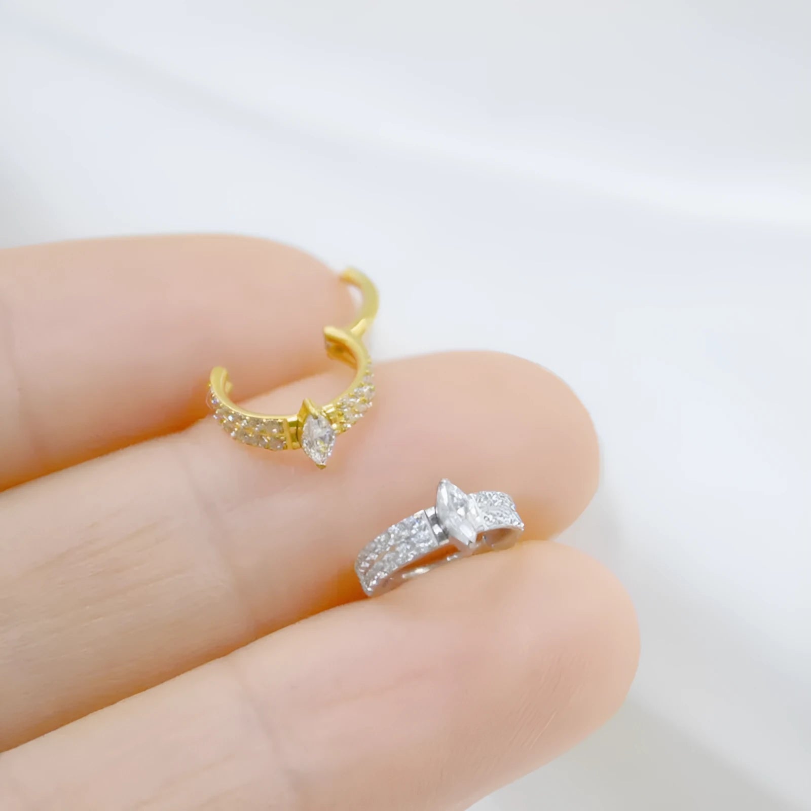 Heart-shaped titanium steel diamond earrings in gold or silver measuring 1.2x8mm