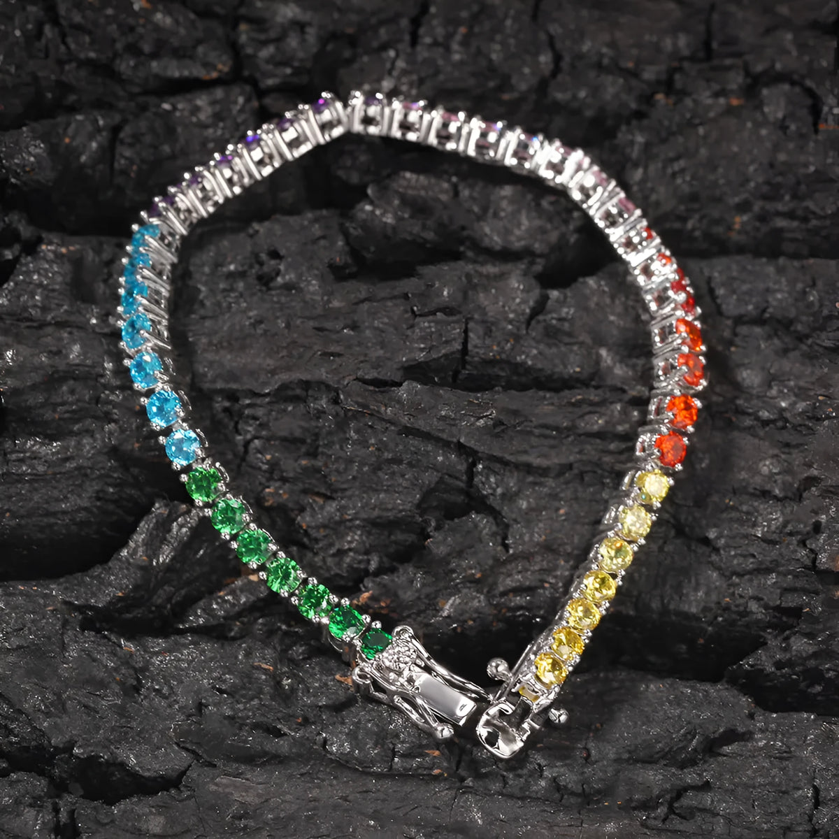 Minimalist hip hop copper bracelet with inlaid zircon and geometric quadrilateral shape, unisex silver or gold colour zirconium.