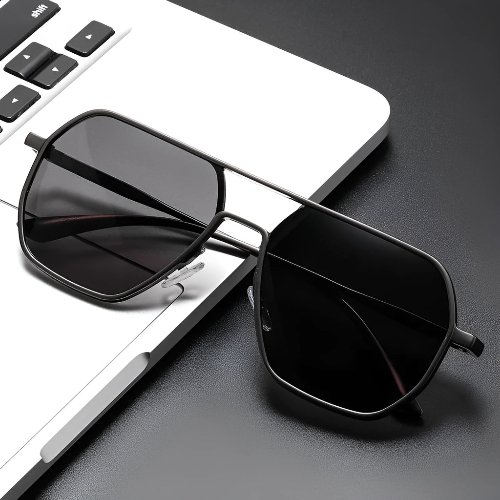 Men's polarised sunglasses with UV protection in black and gold frame options