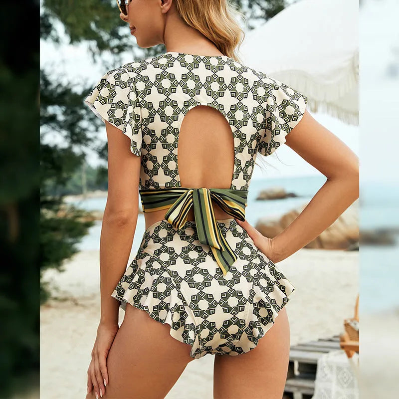 Green flounced backless lace-up V-neck bikini swimsuit with matching shorts