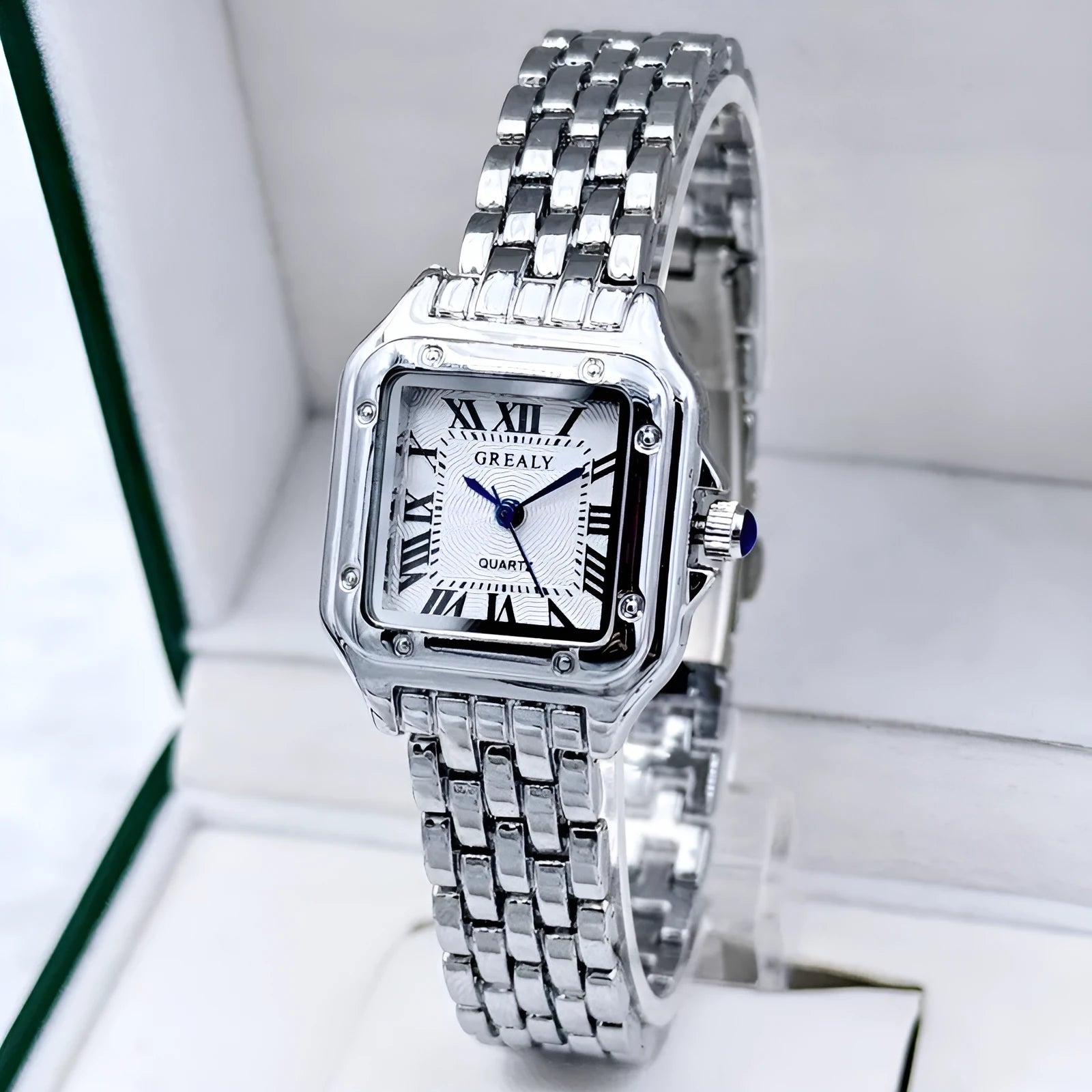 Waterproof women's square watch with alloy band and mineral glass mirror in gold white colour