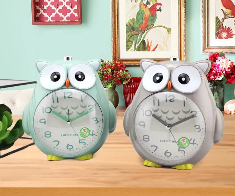 Children's owl cartoon alarm clock in plastic, 14 x 11.5 x 17.5 cm, available in pink, grey, green and blue