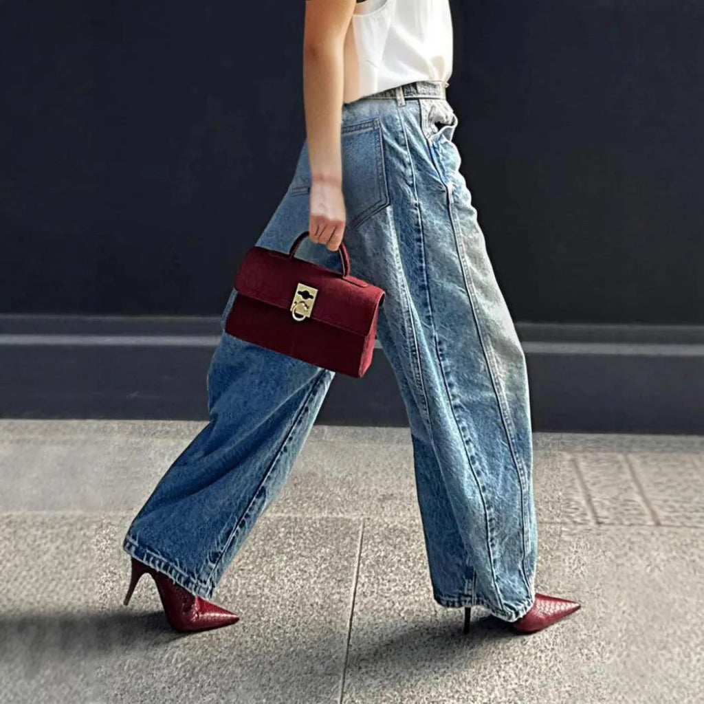 Blue wide leg stretch denim jeans for women with high waist and zipper fly