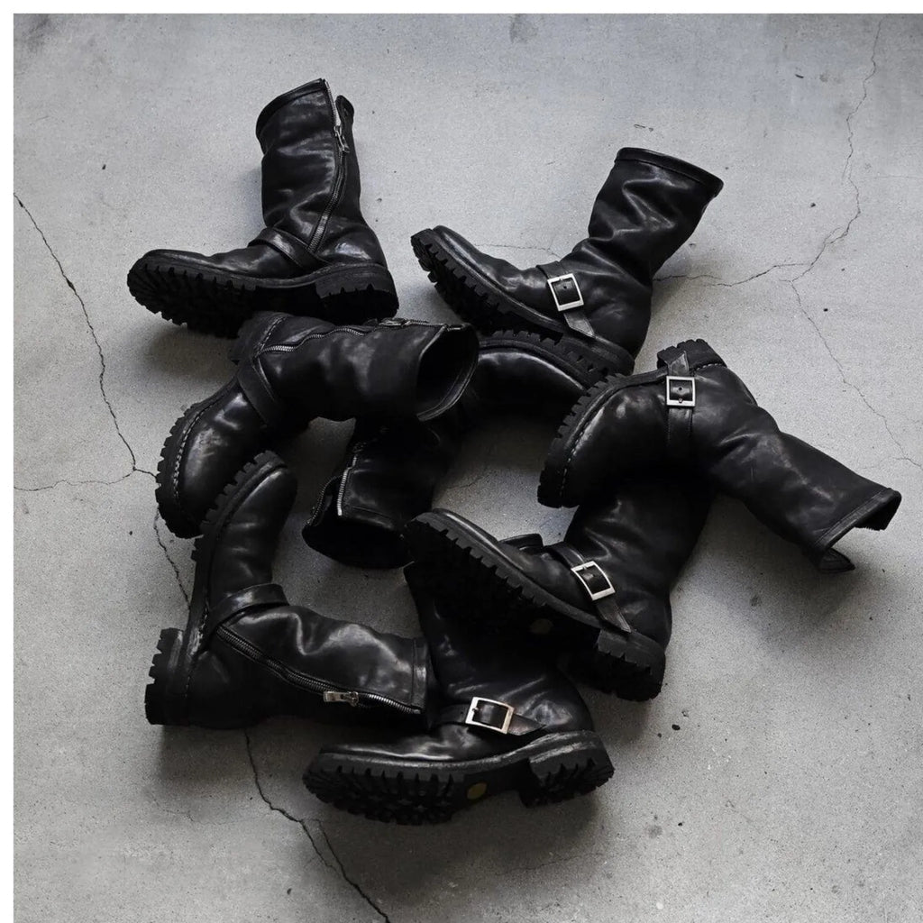 Men's dark retro Martin ankle boots with side zip closure and round toe