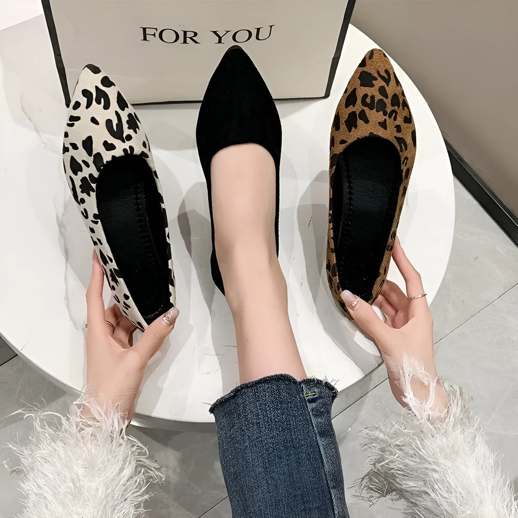 Women's leopard print flat pumps with pointed toe and cotton canvas upper on rubber sole