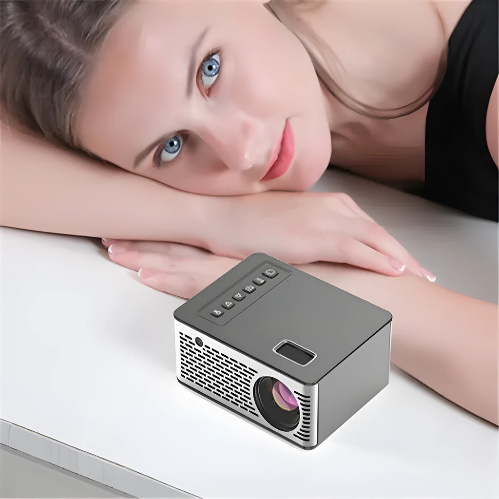 Smart projector USB orthographic front projection 320x240 20W with UK plug