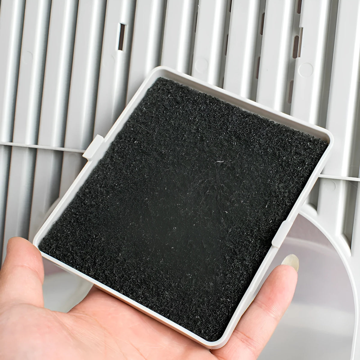Black activated carbon filter pads for closed litter boxes, 10.5x11.5x0.5cm, pack of 3