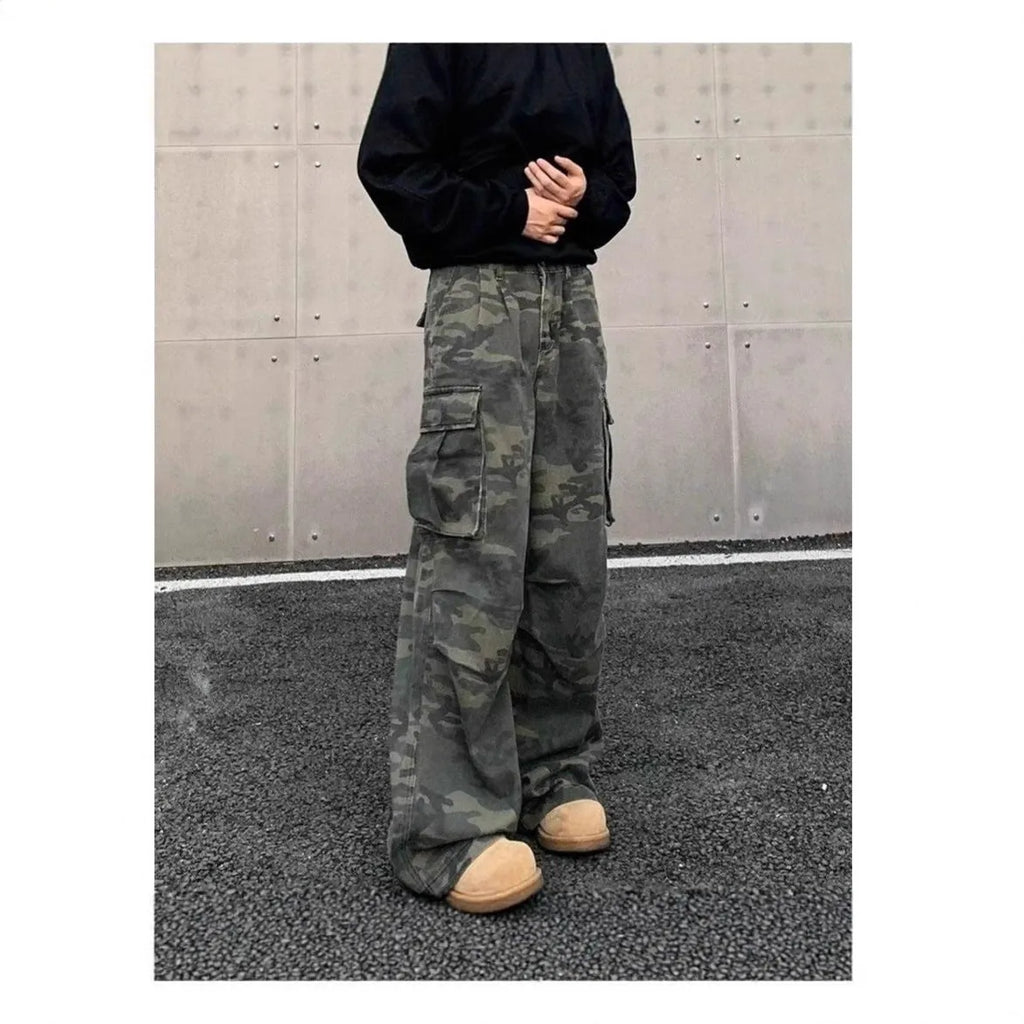 Camouflage K0915 cargo pants with mid-waist fit and S to 3XL sizing