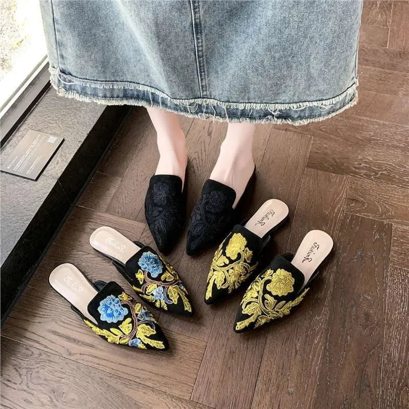 Baotou embroidered slippers for women summer casual round toe PU rubber flat sandals black and blue