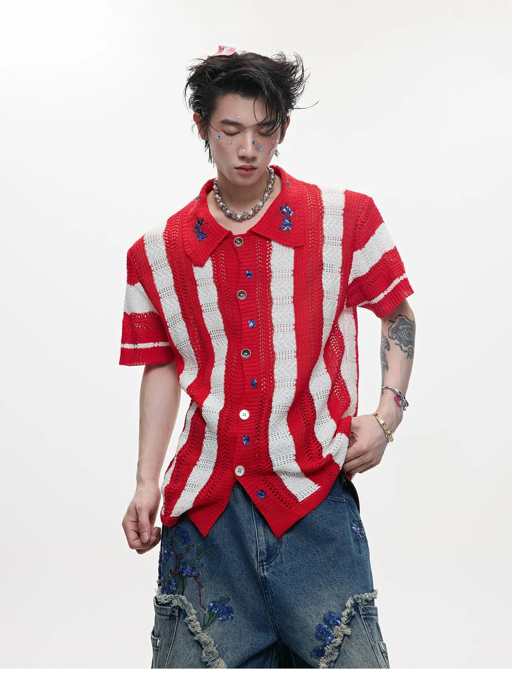Men's red and black striped knitted short-sleeved shirt with loose fit and button decoration