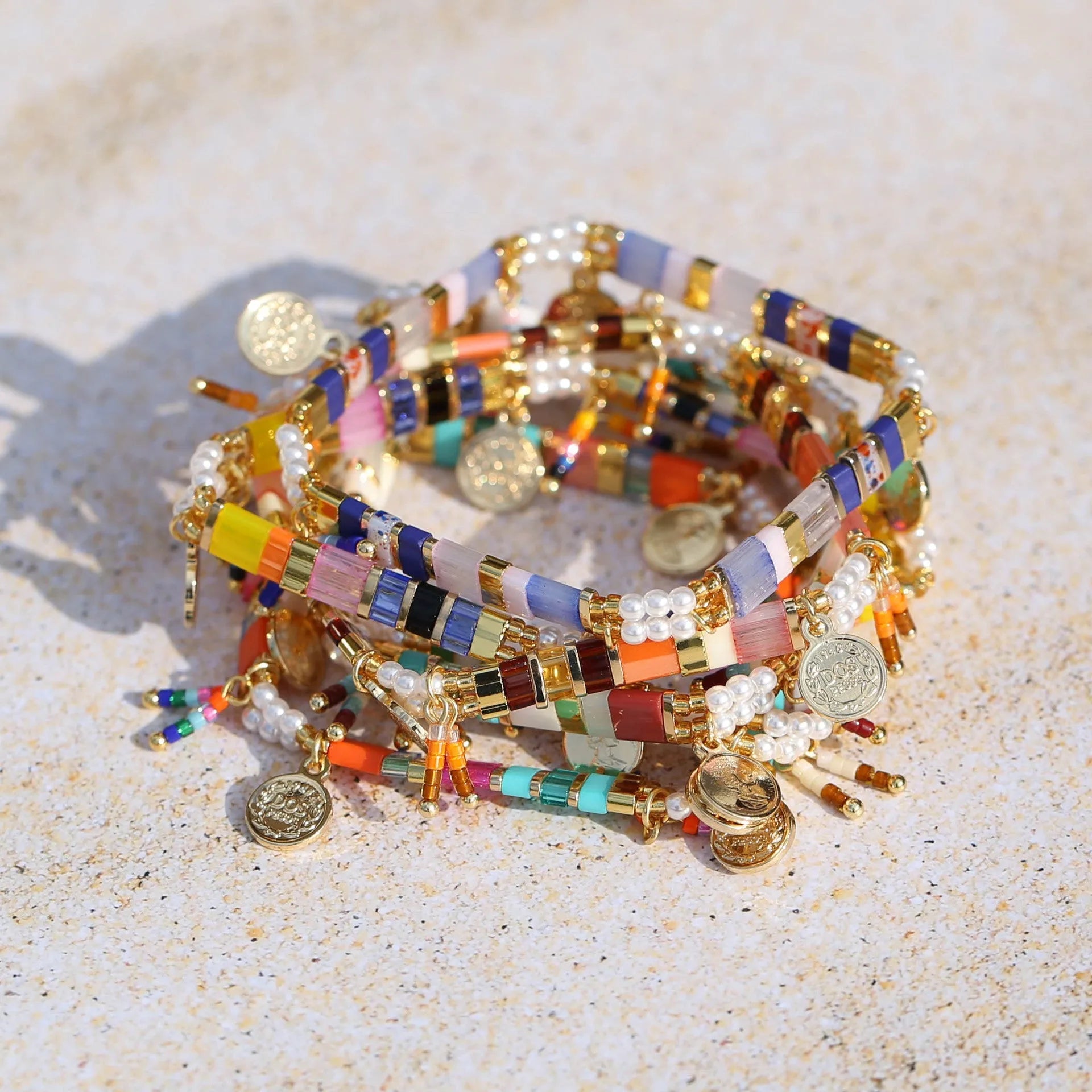 Women's handmade bracelet with imitation pearls and coloured glass beads in European and American jewellery style