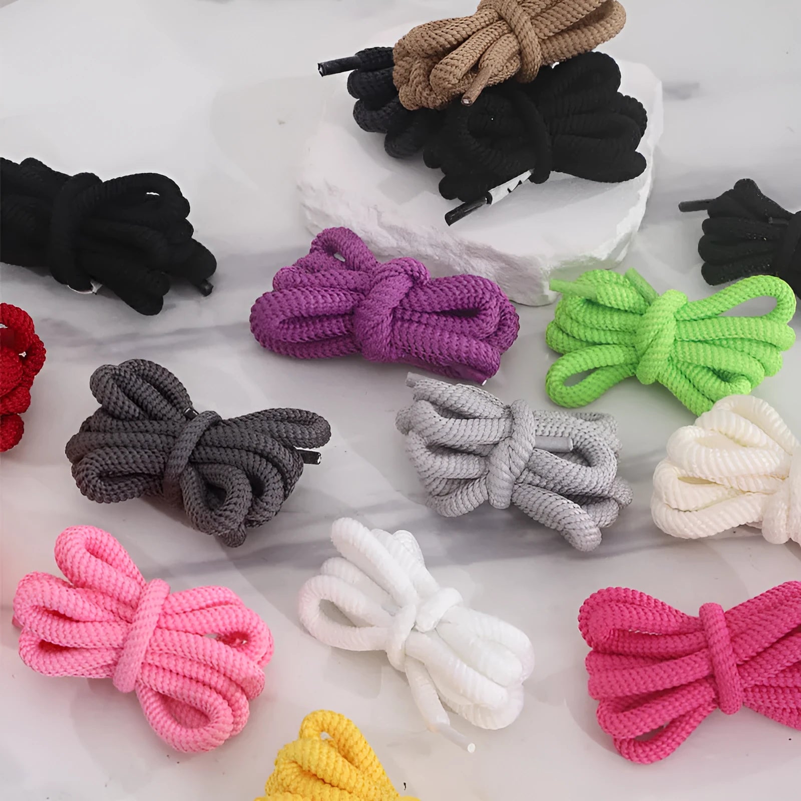 Flat oval shoelace adapter rope in various colours, showing 1.0cm width and length options for shoes and sweatshirts.
