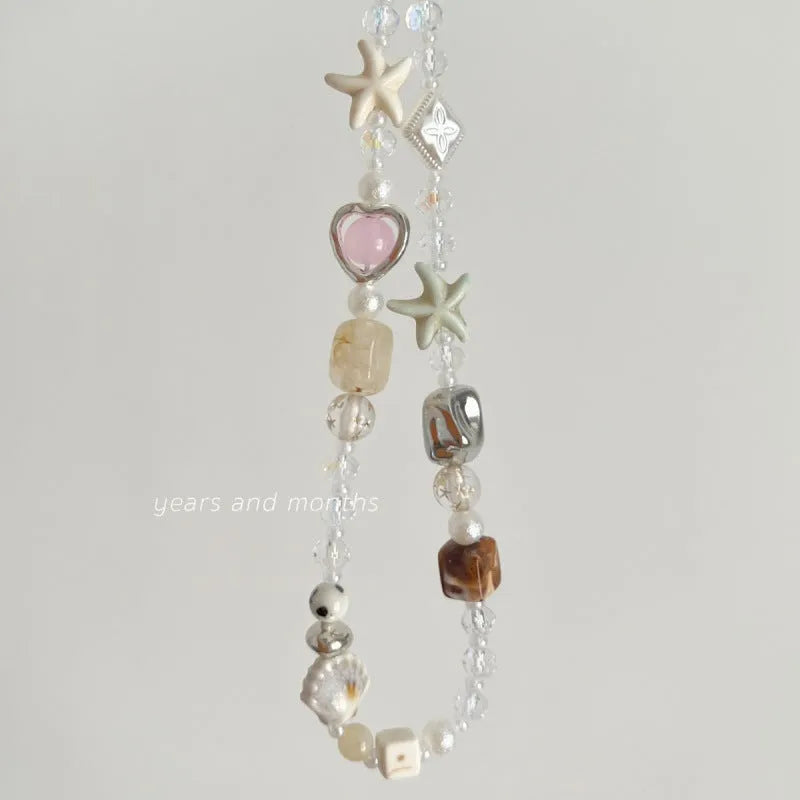 Bohemian sweetheart alloy charm with chain in island sweetheart colour for phones and luggage