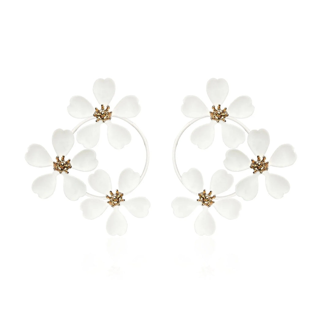 Retro flower-shaped iron earrings for women in black or white with baking varnish finish.