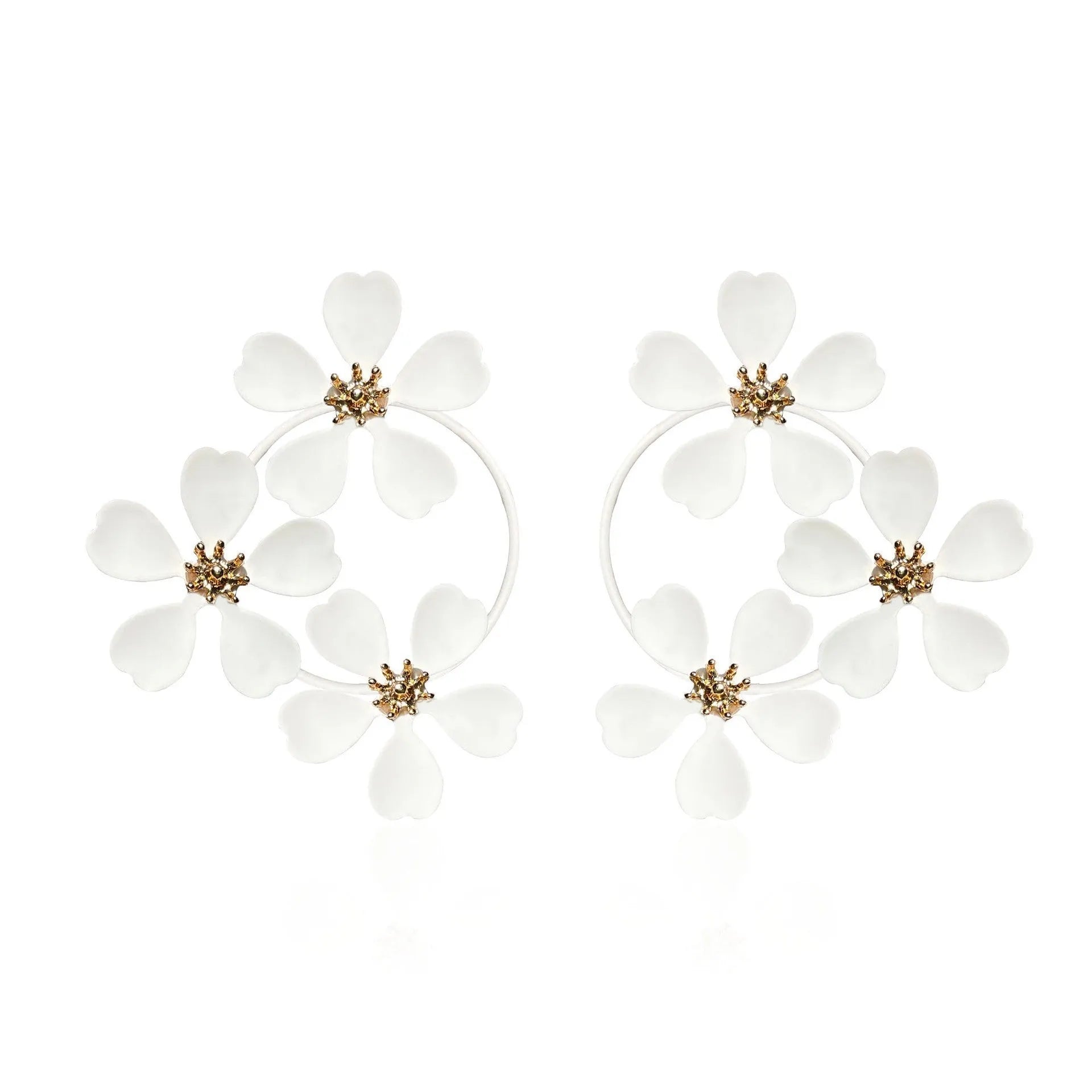 Retro flower-shaped iron earrings for women in black or white with baking varnish finish.