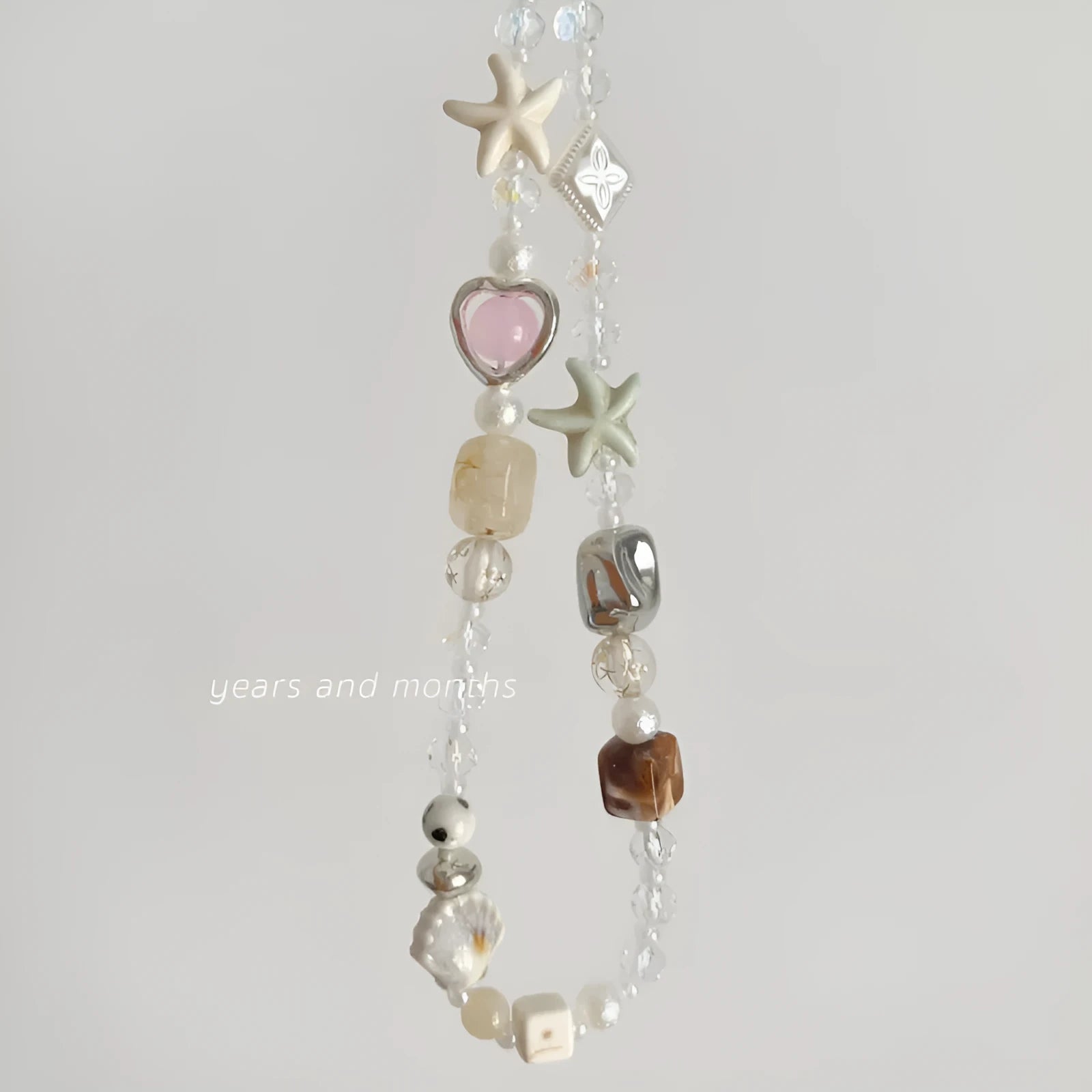 Bohemian sweetheart alloy charm with chain in island sweetheart colour for phones and luggage