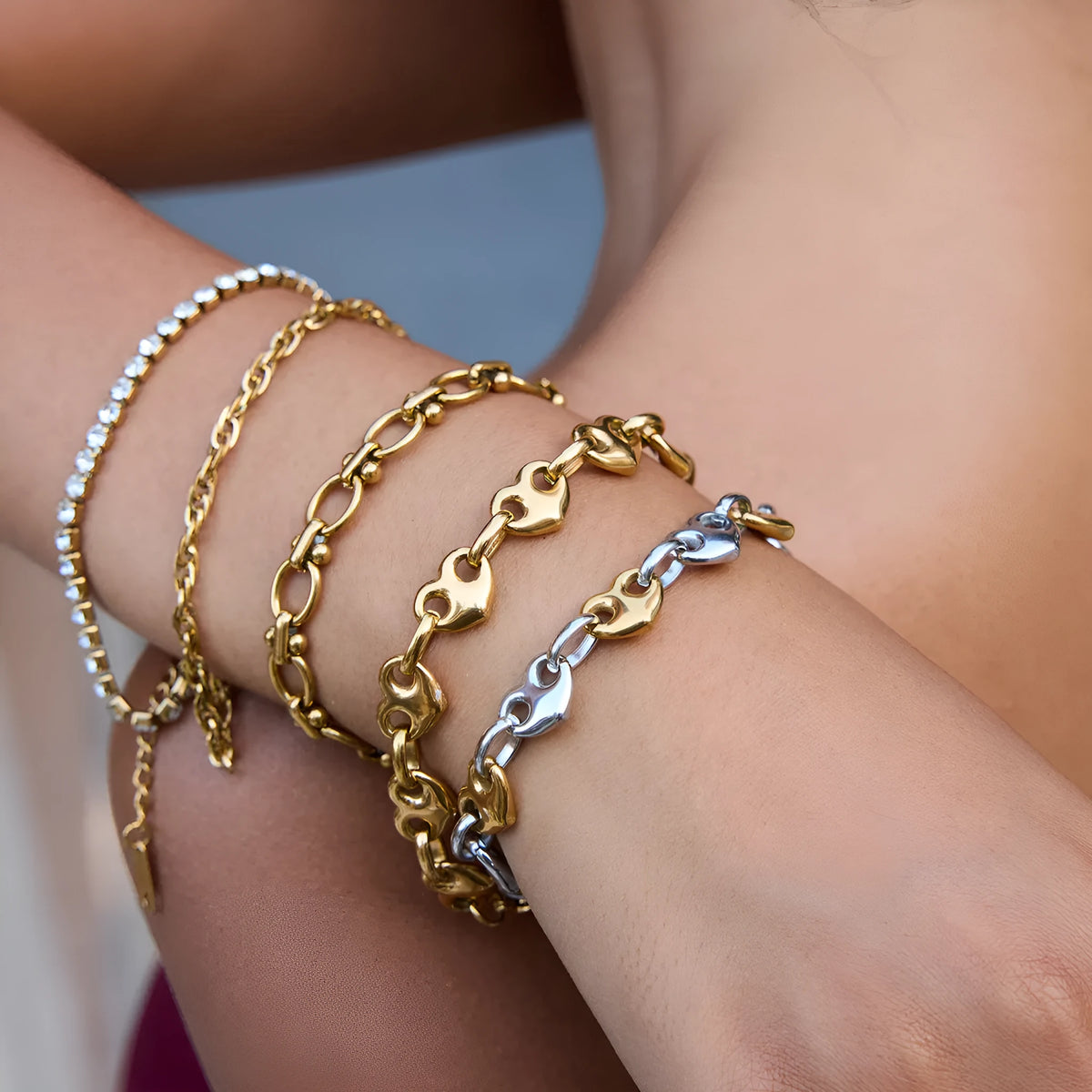 Stainless steel necklace and earrings set for women with bracelet and one pair of earrings in Love Light Luxury style