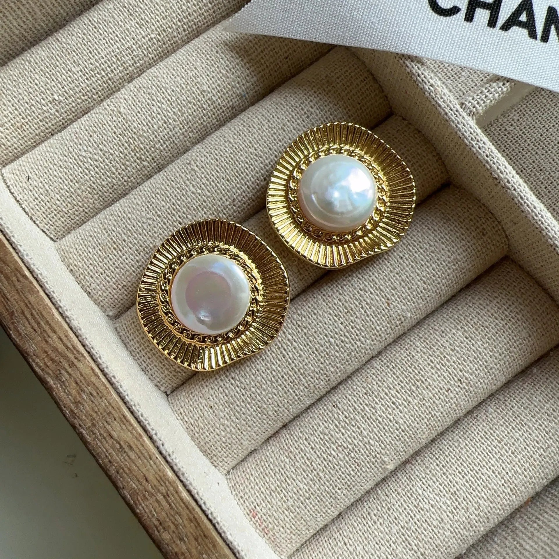 Round gold French retro earrings for women with electroplated finish