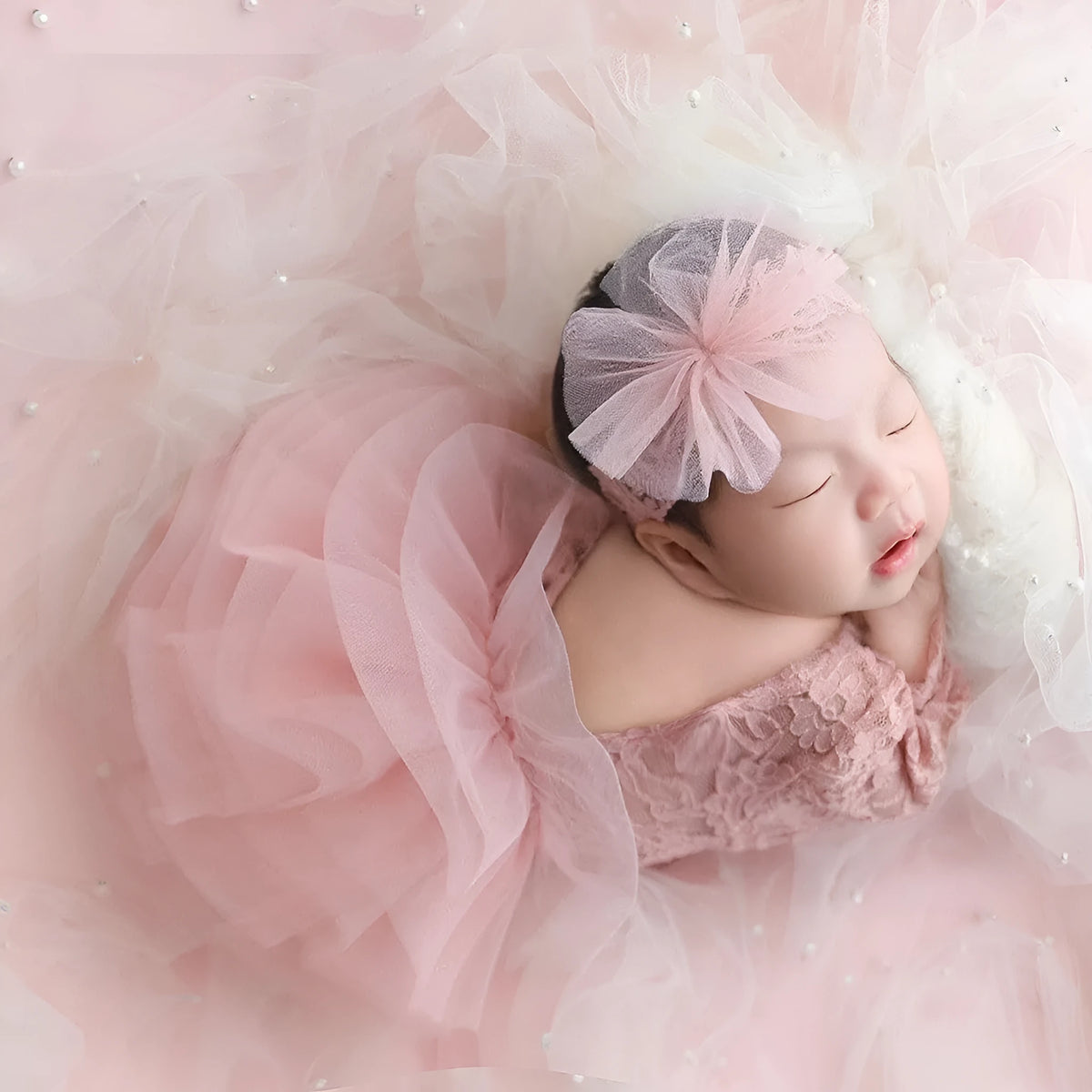 Newborn two-piece set with lace puff gauze skirt and flower headdress in pink, white, or purple