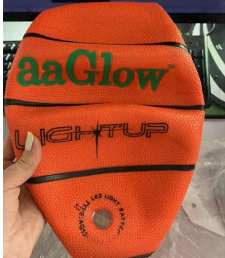 Orange LED luminous basketball, size 7, rubber, 9.5-inch diameter, glowing for streetball and gifts.